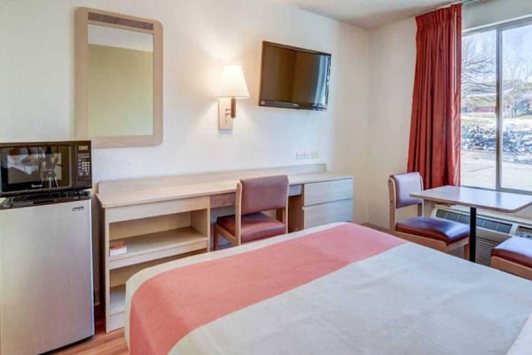 Foto van 1 kingsize bed | Nsmk, Micfridge - Vakantiehuis in Greenwood Village - BedRoom