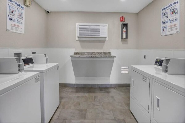 Foto van 1 kingsize bed | Rookvrij, Minikoelkast - Vakantiehuis in San Bernardino - Facilities