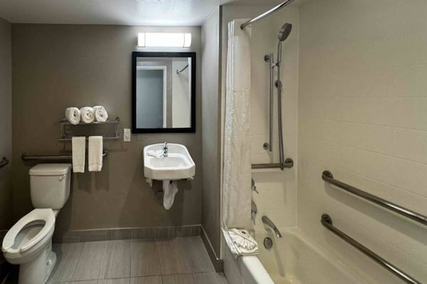 Foto van 1 kingsize bed | Rookvrij, koelkast - Vakantiehuis in Carson - BathRoom
