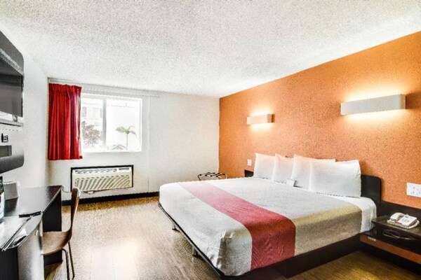 Foto van 1 kingsize bed | Rookvrij, koelkast - Vakantiehuis in Carson - Facilities