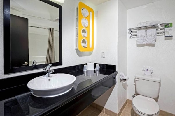 Foto van 1 kingsize bed | Rookvrij, koelkast - Vakantiehuis in Carson - Facilities