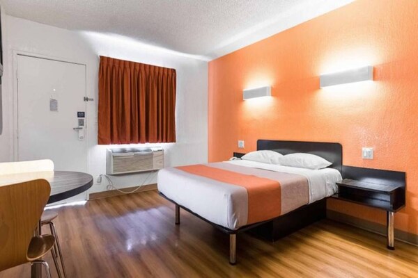 Foto van 1 tweepersoonsbed (queensize) | Rookvrij - Vakantiehuis in Long Beach - BedRoom