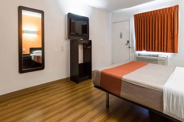 Foto van 1 tweepersoonsbed (queensize) | Rookvrij - Vakantiehuis in Long Beach - BedRoom