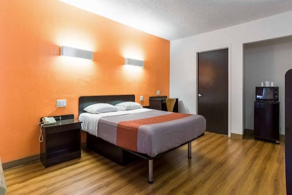 Foto van 1 tweepersoonsbed (queensize) | Rookvrij - Vakantiehuis in Long Beach - BedRoom