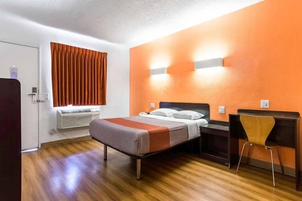 Foto van 1 tweepersoonsbed (queensize) | Rookvrij - Vakantiehuis in Long Beach - BedRoom