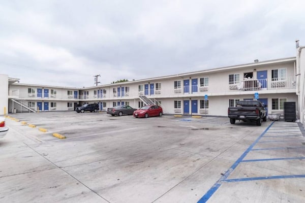 Foto van 1 tweepersoonsbed (queensize) | Roken toegestaan - Vakantiehuis in Long Beach - ExteriorSummer