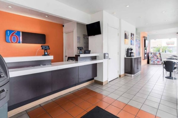 Foto van 1 tweepersoonsbed (queensize) | Roken toegestaan - Vakantiehuis in Long Beach - FloorPlan