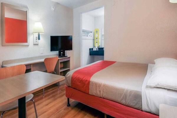 Foto van 1 tweepersoonsbed | Toegankelijk voor mindervaliden/badkuip - BedRoom