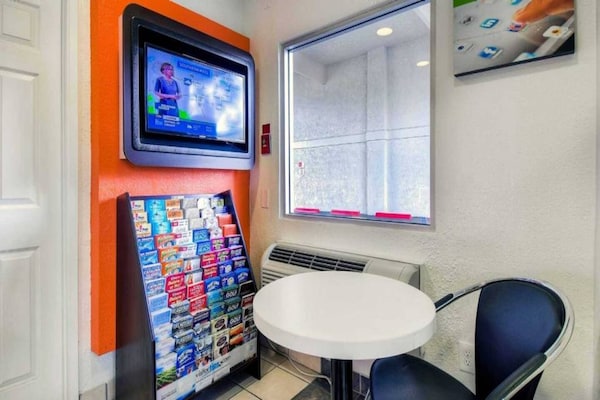 Foto van 1 tweepersoonsbed | Toegankelijk voor mindervaliden/badkuip - FloorPlan