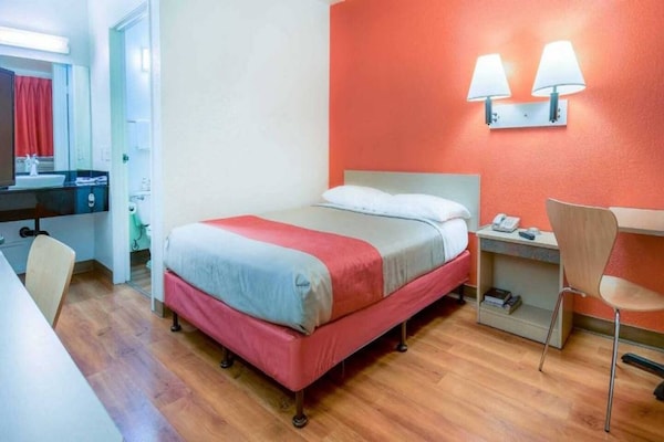 Foto van 1 tweepersoonsbed | Toegankelijk voor mindervaliden/badkuip - BedRoom