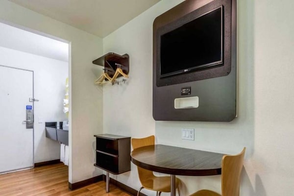 Foto van 1 tweepersoonsbed (queensize) | Rookvrij - Vakantiehuis in REDLANDS - Facilities