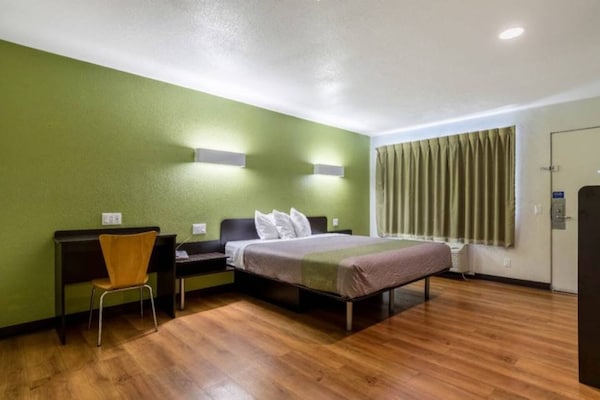 Foto van 1 tweepersoonsbed (queensize) | Rookvrij - Vakantiehuis in REDLANDS - Facilities