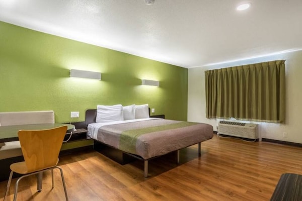 Foto van 1 tweepersoonsbed (queensize) | Rookvrij - Vakantiehuis in REDLANDS - BedRoom