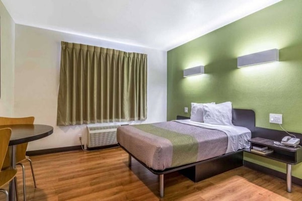 Foto van 1 kingsize bed | Toegankelijk voor mensen met mobiliteitsproblemen | Rookvrij - BedRoom