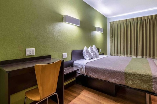 Foto van 1 kingsize bed | Toegankelijk voor mensen met mobiliteitsproblemen | Rookvrij - BedRoom