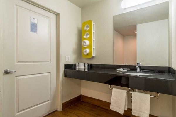Foto van 1 kingsize bed | Toegankelijk voor mensen met mobiliteitsproblemen | Rookvrij - Facilities