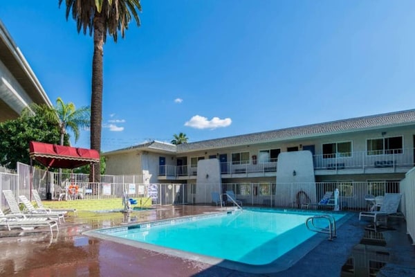 Foto van Redlands, Californië | 2 queensize bedden | SMK - Vakantiehuis in REDLANDS - Pool