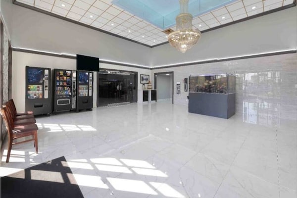 Foto van 1 tweepersoonsbed (queensize) | NSMK, bubbelbad, koelkast - FloorPlan