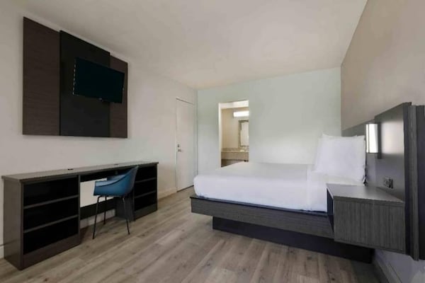 Foto van 1 tweepersoonsbed (queensize) | Suite, rookvrij, koelkast - BedRoom