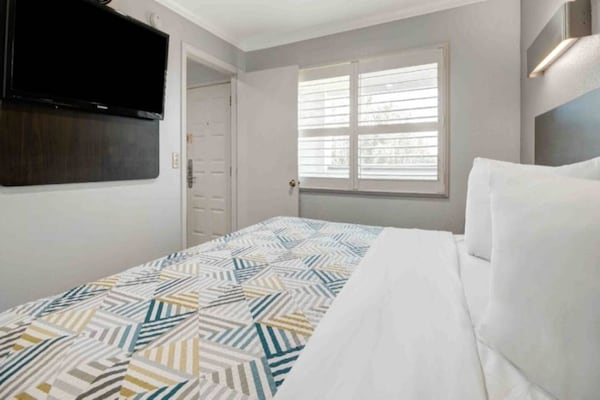 Foto van 1 kingsize bed | Rookvrij, Keuken - Vakantiehuis in Ontario - BedRoom