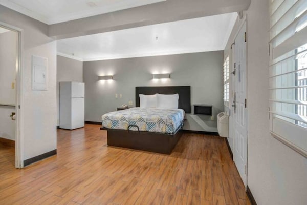 Foto van 1 kingsize bed | Rookvrij, Keuken - Vakantiehuis in Ontario - BedRoom