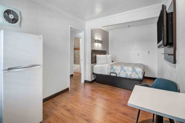 Foto van 1 kingsize bed | Rookvrij, Keuken - Vakantiehuis in Ontario - BedRoom