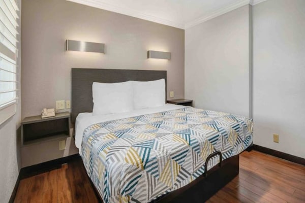 Foto van 1 kingsize bed | Rookvrij, Keuken - Vakantiehuis in Ontario - BedRoom