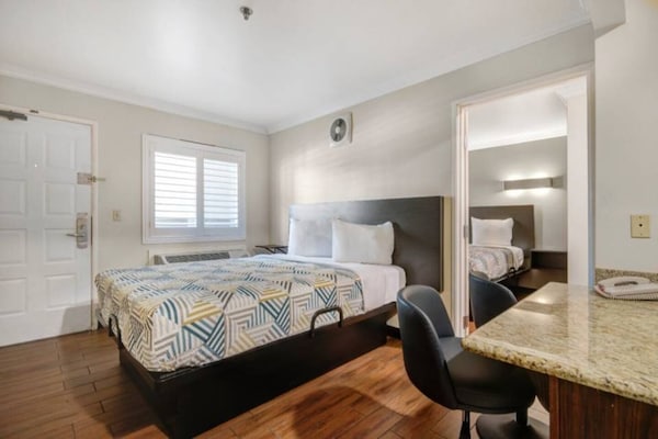 Foto van 1 kingsize bed | Rookvrij, Keuken - Vakantiehuis in Ontario - BedRoom