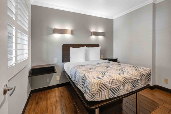 Foto van 1 tweepersoonsbed (queensize) | Rookvrij - Vakantiehuis in Ontario - BedRoom