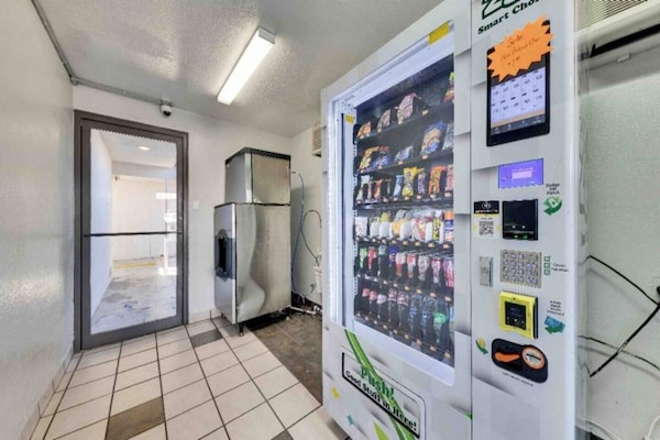 Foto van 1 tweepersoonsbed (Queensize) | Motel 6 Austin, TX - FloorPlan
