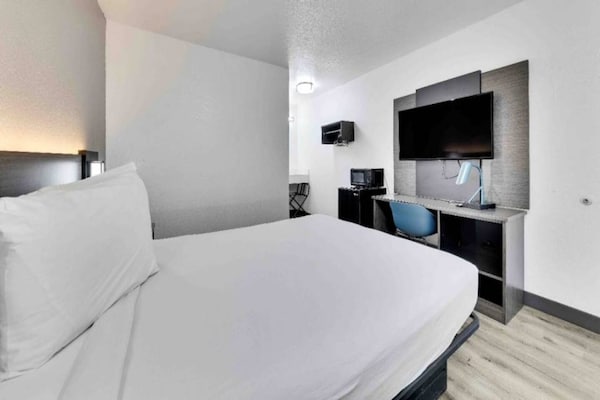 Foto van 1 tweepersoonsbed (Queensize) | Motel 6 Austin, TX - BedRoom