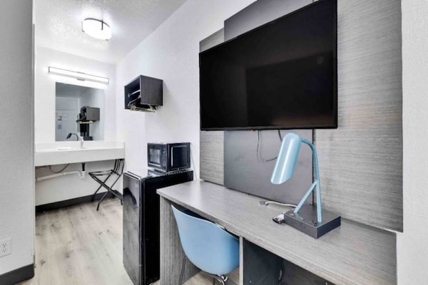 Foto van 1 tweepersoonsbed (queensize) | Minikoelkast - Vakantiehuis in Austin - Facilities