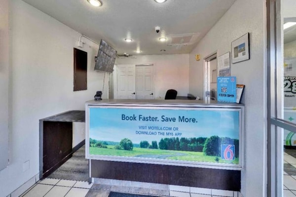 Foto van 1 tweepersoonsbed (queensize) | Minikoelkast - Vakantiehuis in Austin - FloorPlan