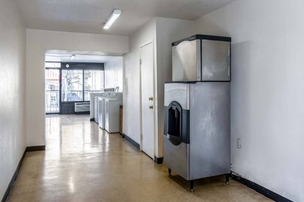 Foto van 1 tweepersoonsbed (queensize) | Niet-roken, koelkast (Micfridge) - Facilities