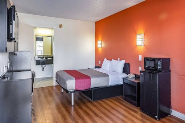 Foto van 1 kingsize bed | Roken toegestaan, koelkast aanwezig - BedRoom