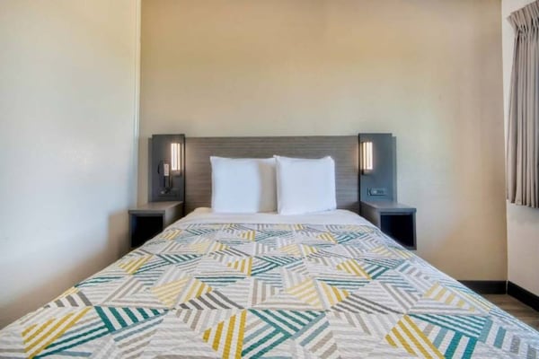 Foto van 1 tweepersoonsbed (queensize) | Rookvrij - Vakantiehuis in Russellville - BedRoom