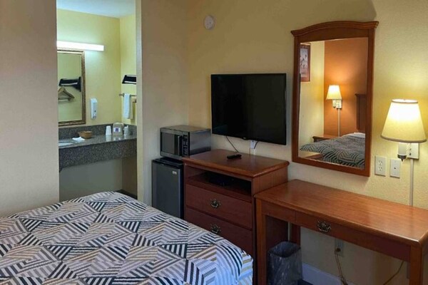 Foto van 1 kingsize bed | Rookvrij, magnetron - Vakantiehuis in Morrilton - BedRoom