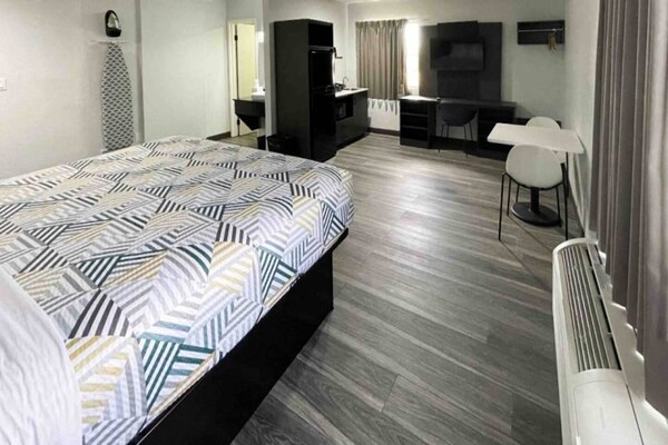 Foto van 1 kingsize bed | Rookvrij, koelkast - Vakantiehuis in Little Rock AR - BedRoom