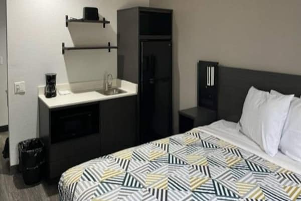 Foto van 1 kingsize bed | Rookvrij, koelkast - Vakantiehuis in Little Rock AR - BedRoom