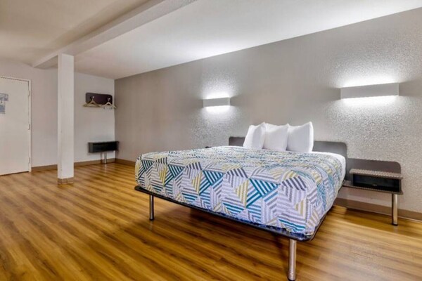 Foto van 1 kingsize bed | Rookvrij, Keuken - Vakantiehuis in Little Rock AR - BedRoom