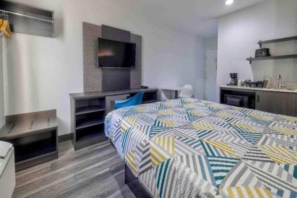 Foto van 1 tweepersoonsbed (queensize|Roken toegesta Keuken - BedRoom