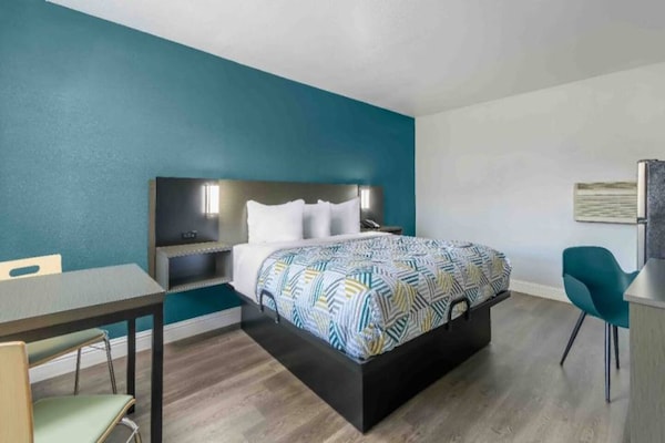 Foto van 1 kingsize bed | Nsmk, keuken - Vakantiehuis in Madera CA - BedRoom