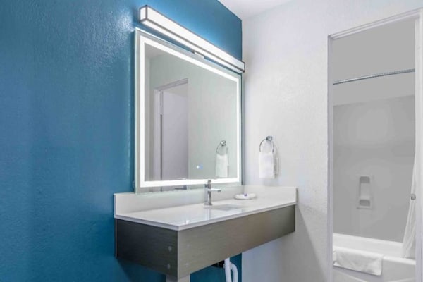Foto van 1 kingsize bed | Nsmk, keuken - Vakantiehuis in Madera CA - BathRoom