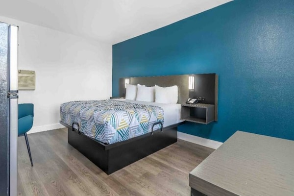 Foto van 1 kingsize bed | Nsmk, keuken - Vakantiehuis in Madera CA - BedRoom