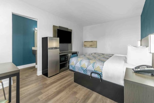 Foto van 1 kingsize bed | Nsmk, Micfridge - Vakantiehuis in Madera CA - BedRoom