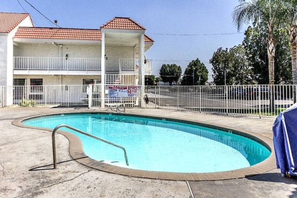 Foto van 1 kingsize bed | Rookvrij, magnetron - Vakantiehuis in Fresno - Pool