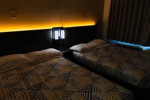 Foto van 1 tweepersoonsbed (Queensize) | Premium, Micfridge - Facilities