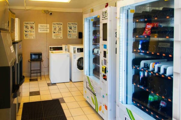 Foto van 1 tweepersoonsbed (Queensize) | Premium, Micfridge - FloorPlan