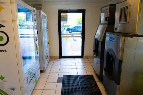 Foto van 1 tweepersoonsbed (queensize) | Rolstoeltoegankelijk bad - Facilities