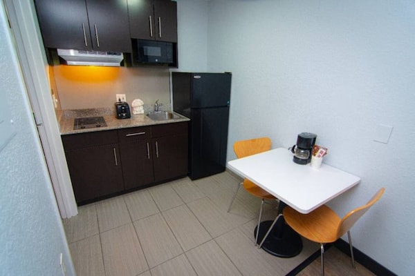 Foto van 1 tweepersoonsbed (queensize) | Rookvrij - Vakantiehuis in Coral Springs - Facilities